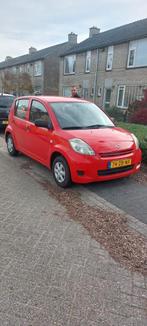 Daihatsu Sirion 1.0 51KW 2007 Rood, Auto's, Voorwielaandrijving, Stof, Handgeschakeld, Grijs