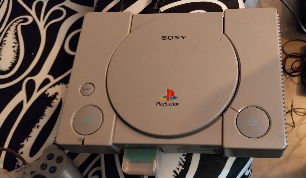 sony playstation 1 met dual analog controller en Rayman rush, Ophalen of Verzenden, Gebruikt, Met 1 controller, Met games