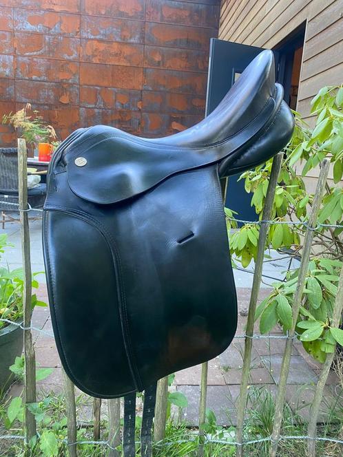 KN dressuurzadel, Dieren en Toebehoren, Paarden en Pony's | Zadels, Zo goed als nieuw, Dressuur, Ophalen