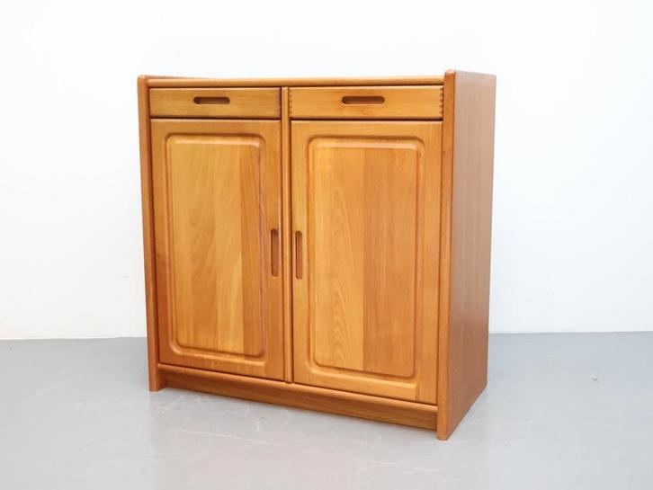 Dyrlund Denmark | Wandmeubel | Massief teakhout, Huis en Inrichting, Kasten | Wandmeubels, Zo goed als nieuw, 100 tot 150 cm, Minder dan 150 cm