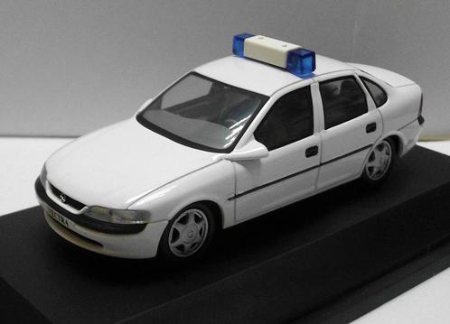 Opel Vectra B (1998) + Vectra C (2016) - Schuco LIMITED 1:43, Hobby en Vrije tijd, Modelauto's | 1:43, Nieuw, Auto, Schuco, Ophalen of Verzenden