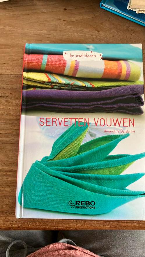 A. Dardenne - Servetten vouwen, Boeken, Hobby en Vrije tijd, Zo goed als nieuw, Verzenden