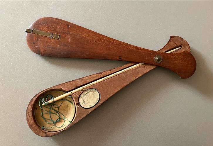 Antiek goudweegschaaltje in houten doos, Antiek en Kunst, Antiek | Gereedschap en Instrumenten, Ophalen of Verzenden