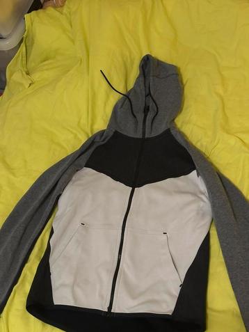 Nike techfleece vest maat M beschikbaar voor biedingen