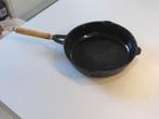 gietijzeren koekenpan houten handvat, Huis en Inrichting, Ophalen, Gebruikt, Gietijzer, Koekenpan of Braadpan