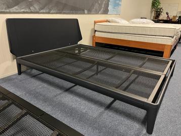 Auping Essential (160x210cm). beschikbaar voor biedingen