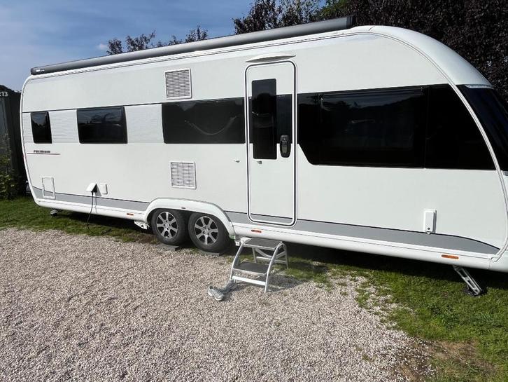 Hobby Premium 660 WFU bj. 2019, Caravans en Kamperen, Caravans, Particulier, tot en met 4, 1500 - 2000 kg, Rondzit, Hobby, Frans bed