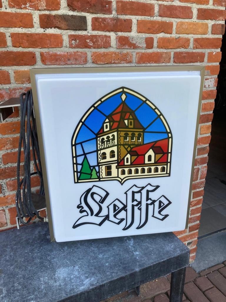 Leffe lichtreclame dubbelzijdig, Ophalen, Zo goed als nieuw