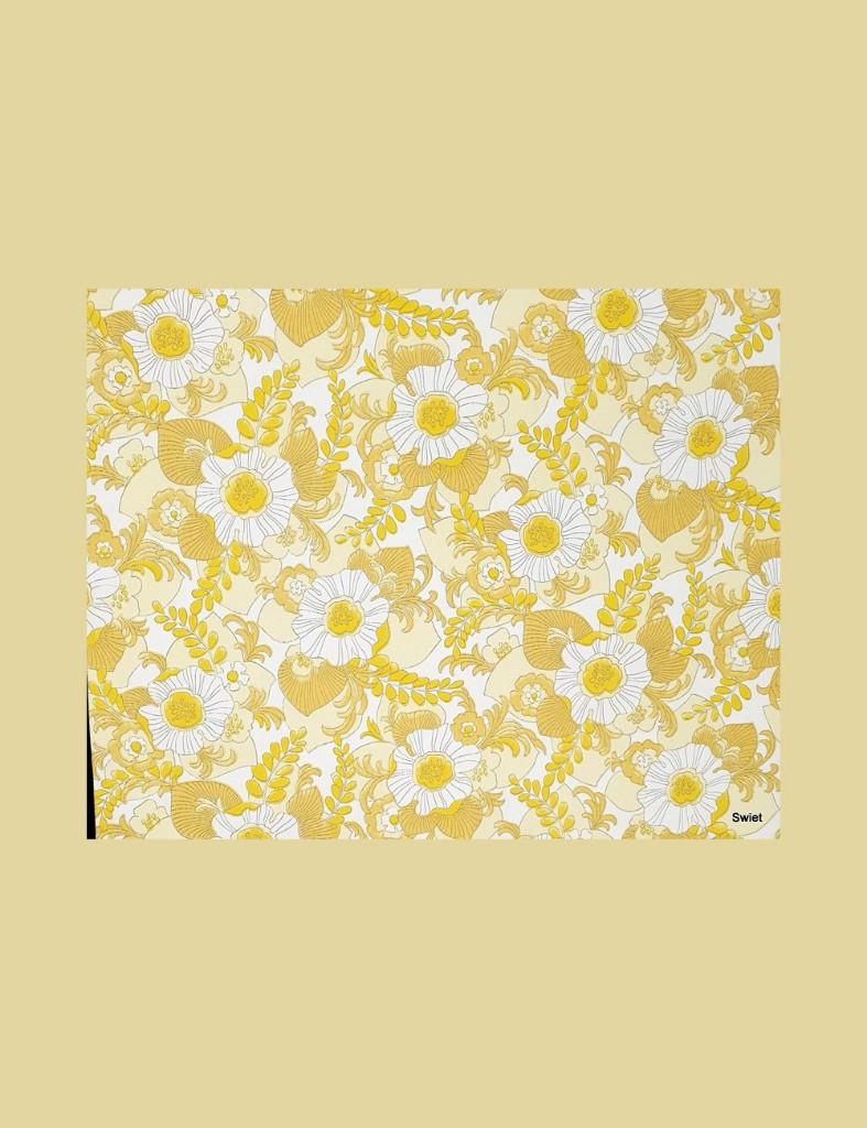 4785 geel bloemen behang jaren 70 vrolijk retro keuken swiet, Huis en Inrichting, Stoffering | Behang, Ophalen of Verzenden, 25 tot 50 m²