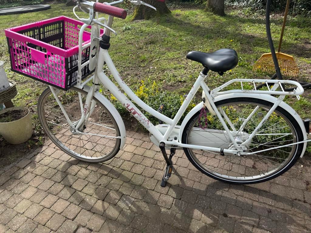 Cortina U4 56 cm 28 inch damesfiets wit met roze mand, Fietsen en Brommers, Fietsen | Dames | Damesfietsen, Versnellingen, Trommelrem