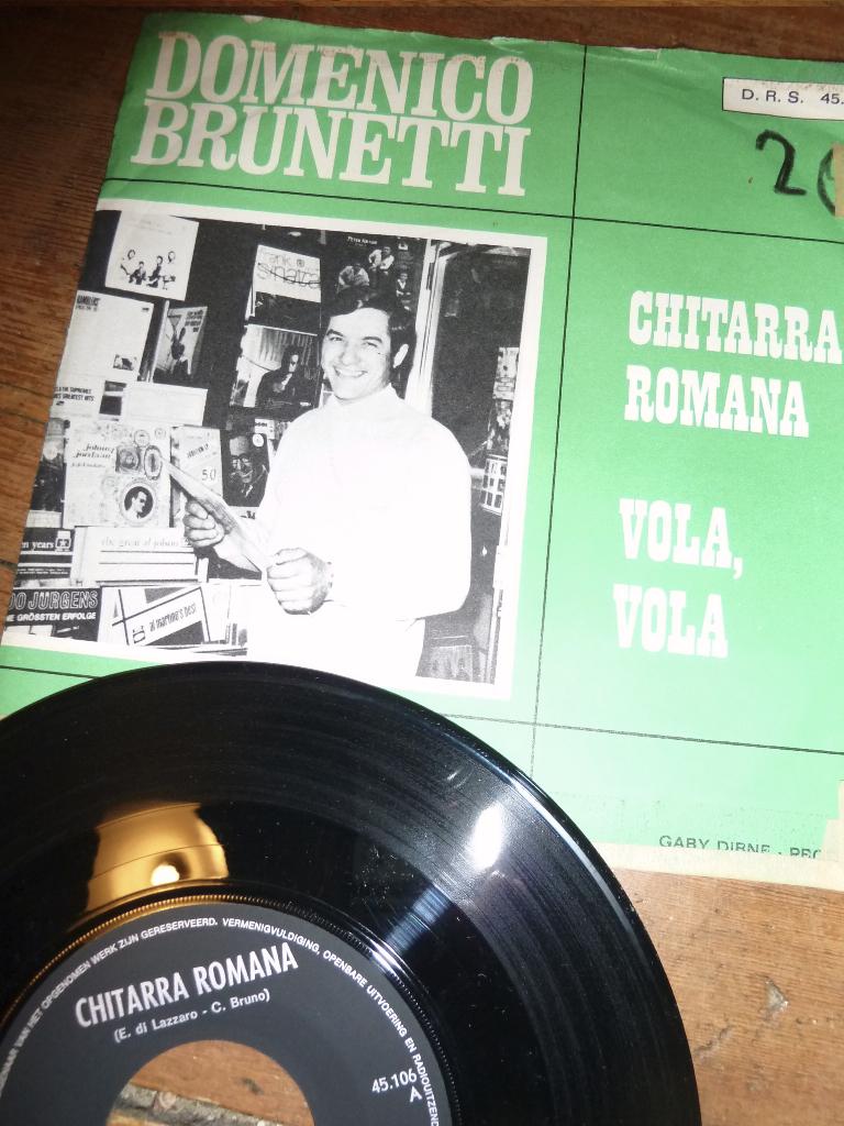 DOMENICO chitarra romana vola vola 1965, Ophalen of Verzenden, Gebruikt, Pop