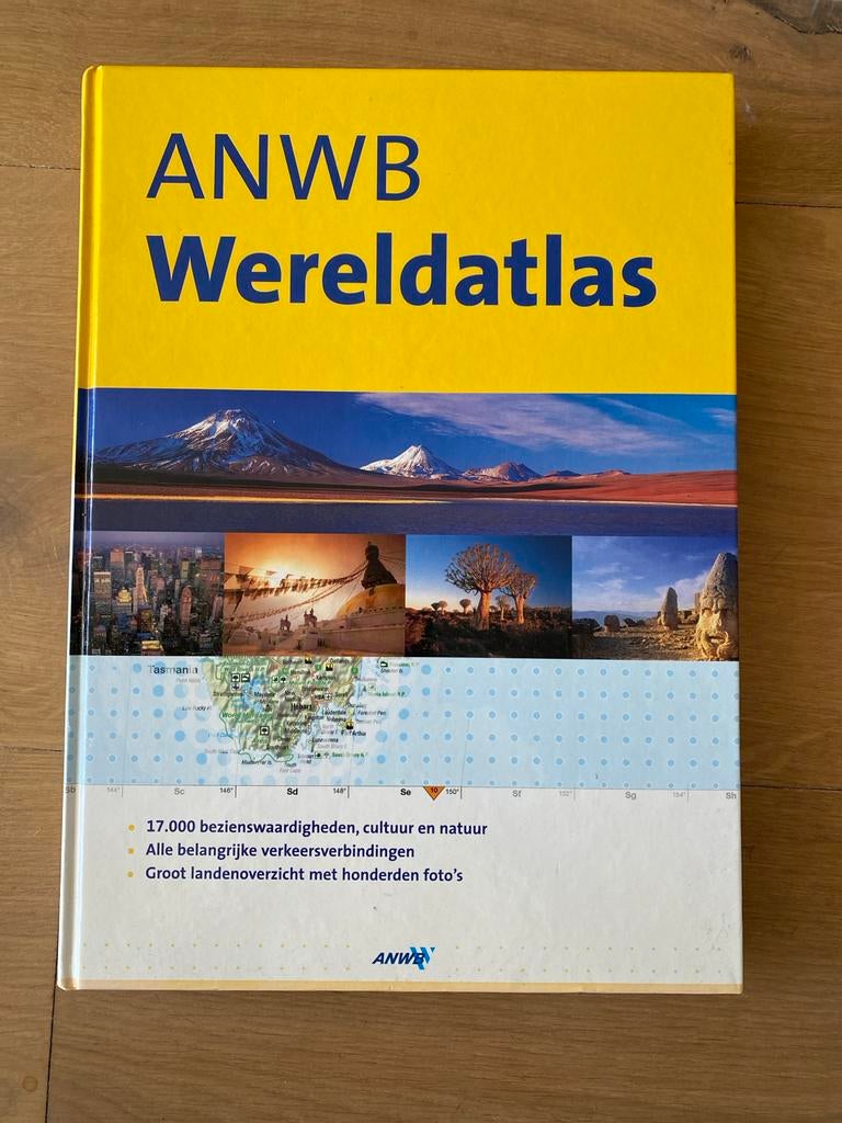 ANWB Wereldatlas - Uitgebreide editie met foto's, Boeken, Atlassen en Landkaarten, Overige atlassen, 2000 tot heden, Ophalen of Verzenden