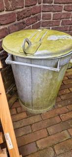 Zinken vuilnisbak uit Hillegom inclusief grond, Ophalen