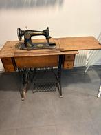 Antieke Singer naaimachine met origineel onderstel, Ophalen
