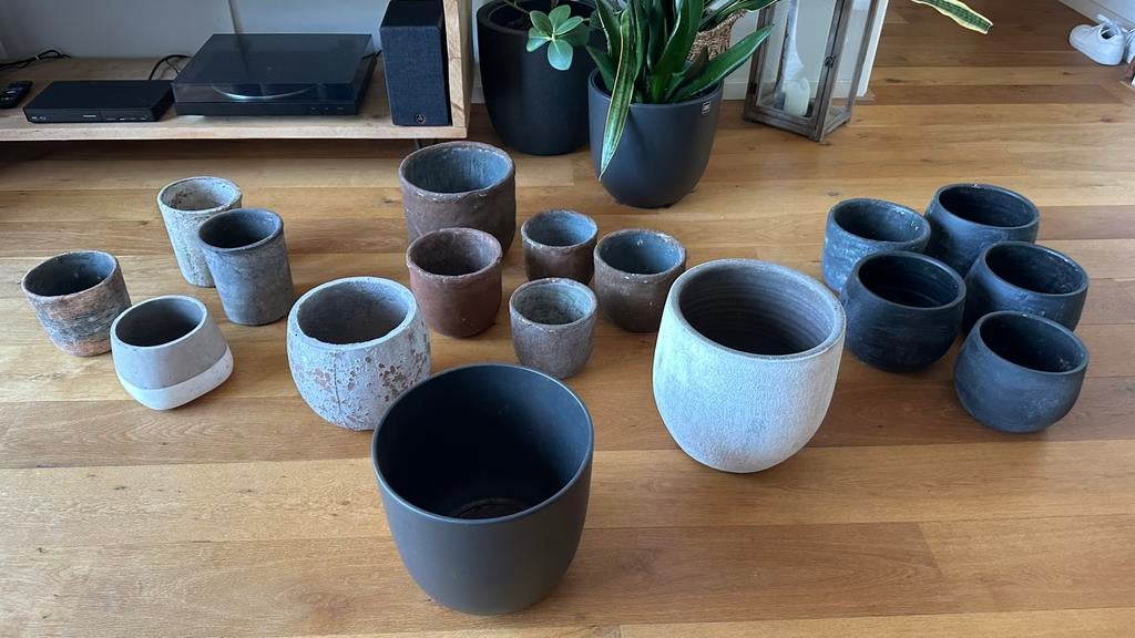 Bloempotten, Ophalen, Rond, Zo goed als nieuw, Aardewerk