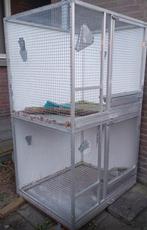 Prachtige duiven of vogels kweek box, Dieren en Toebehoren, Vogels | Hokken en Kooien, Ophalen of Verzenden, Aluminium, Broedkooi of Kweekkooi