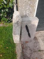 GRATIS AFHALEN Twee grote stenen,  voor ophogen tuin, Ophalen, Gebruikt, Beton, Waterornament