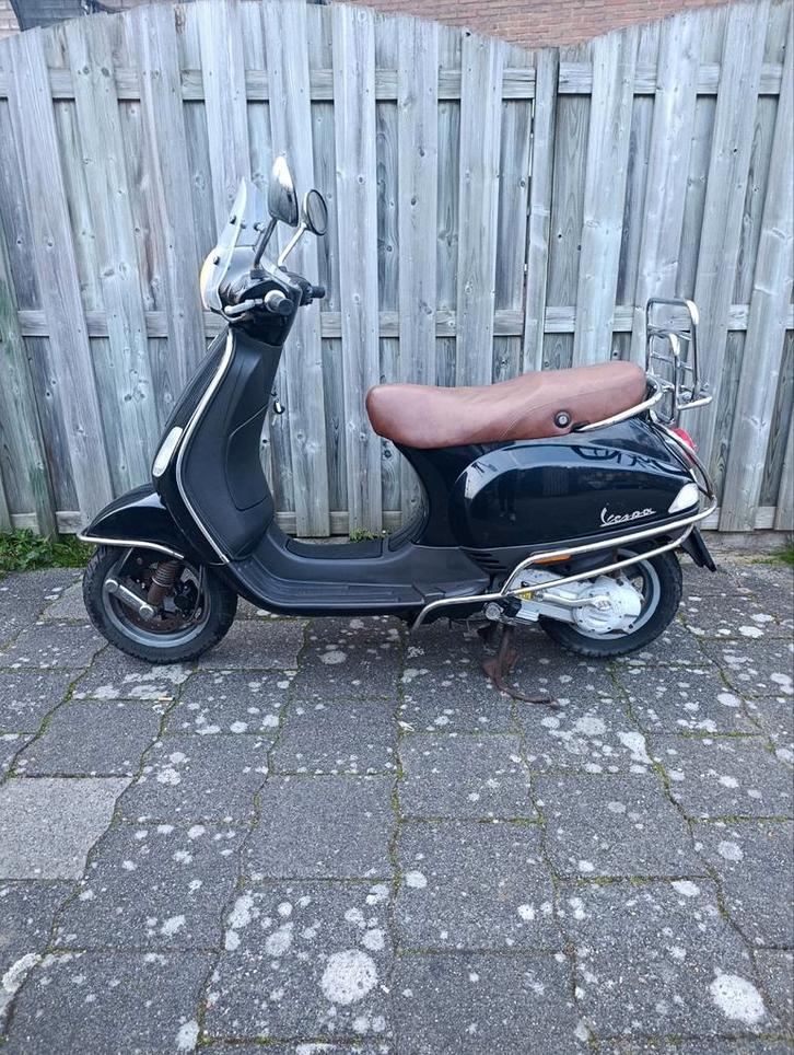 Vespa lx 50cc 4t 2v. Eerste eigenaar/geel kenteken., Fietsen en Brommers, Scooters | Vespa, Gebruikt, Vespa LX, Maximaal 45 km/u