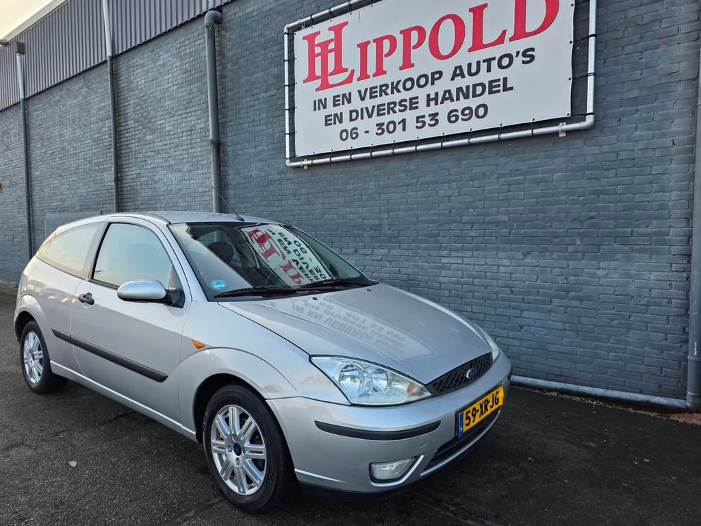 Ford Focus 1.6-16V Ambiente, Gebruikt, Zwart, 4 cilinders, 49 €/maand