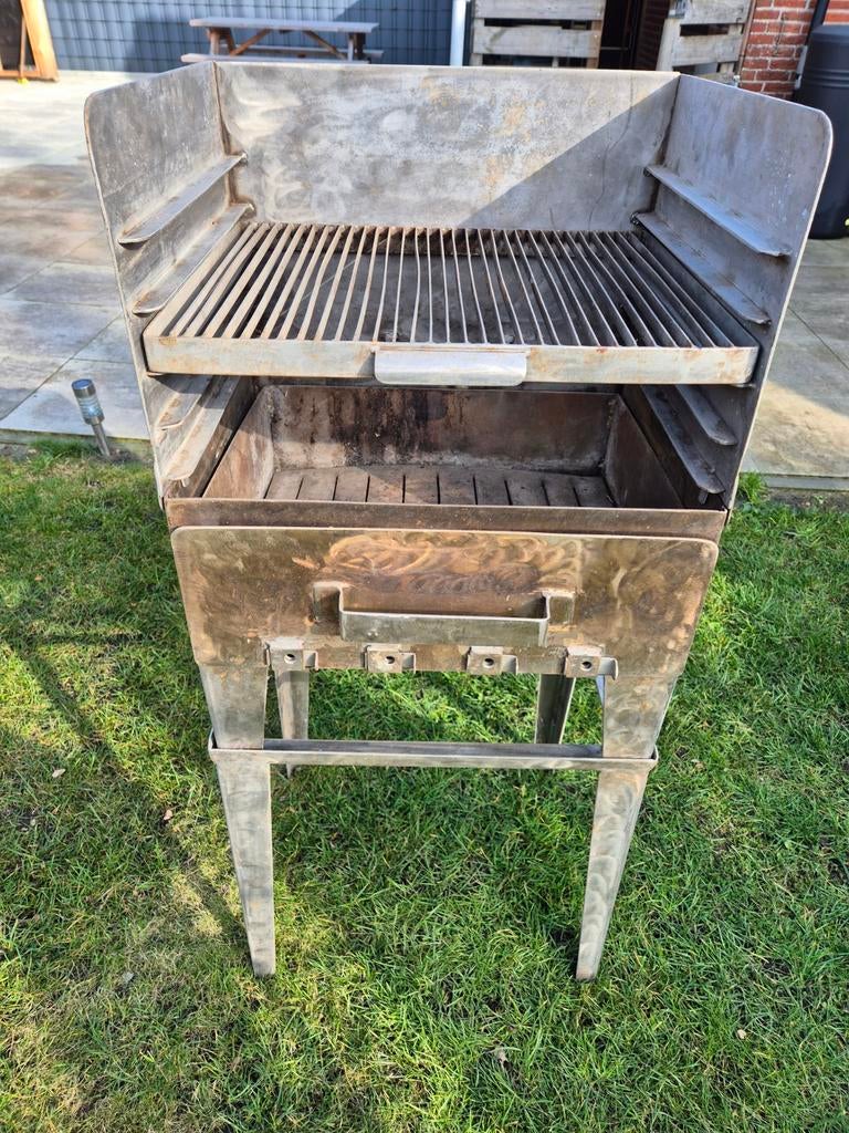 RVS BBQ met rvs  onderstel - Zeer stevig en duurzaam, Ophalen, Zo goed als nieuw