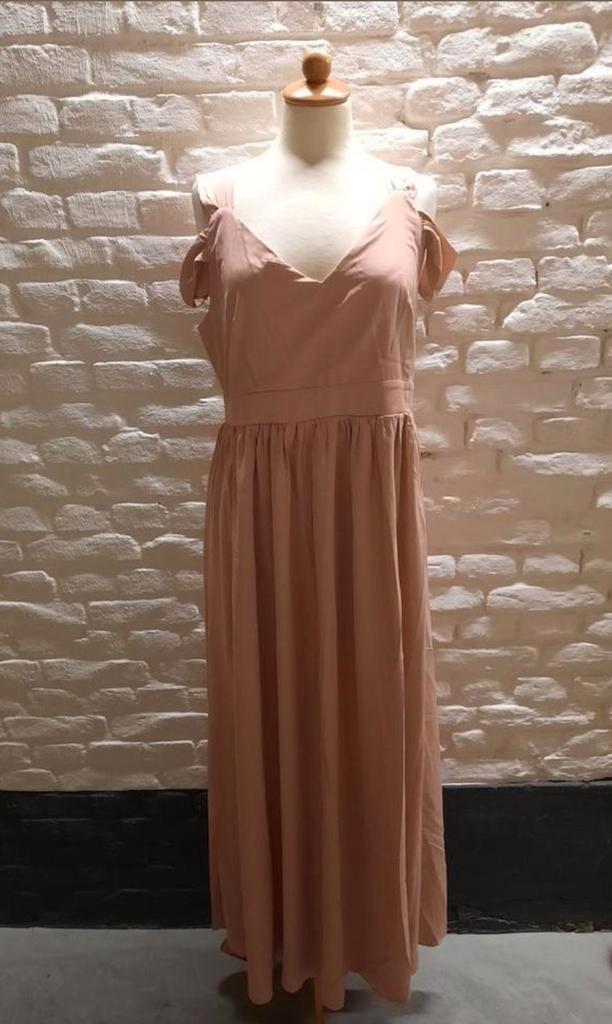 Sheilay maxi jurk maat L, Kleding | Dames, Jurken, Nieuw, Maat 42/44 (L), Beige, Onder de knie, Verzenden