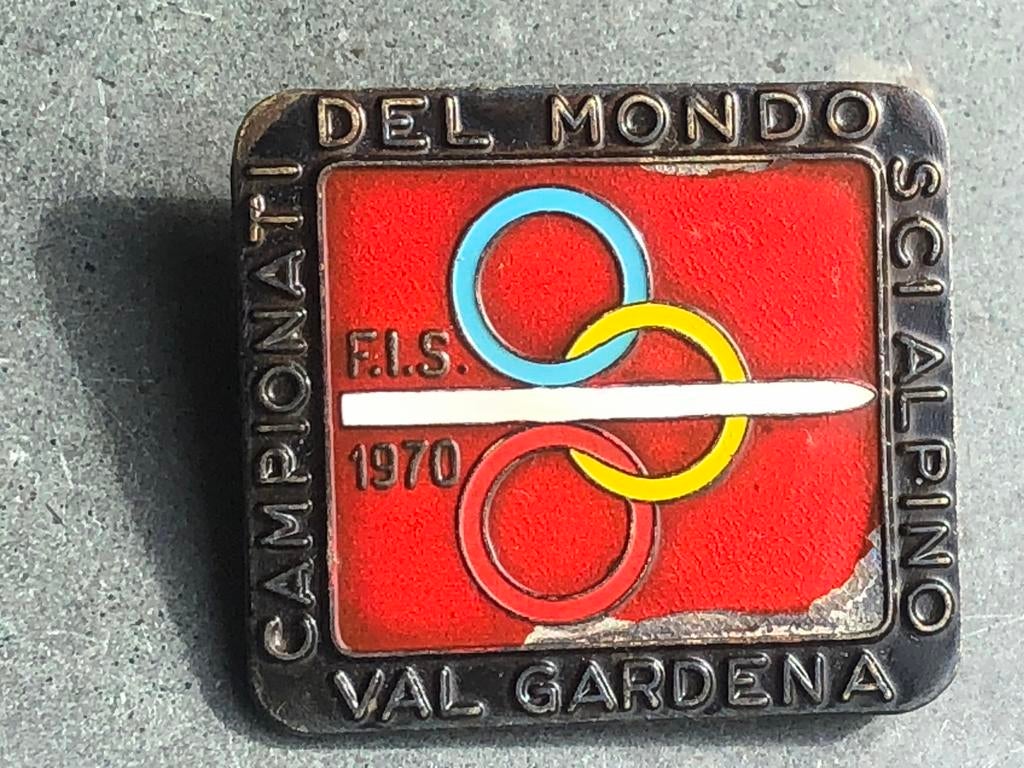 Broche FIS 1970 CAMPIONATI DEL MONDO SCI ALPINO VAL GARDENA, Verzamelen, Ophalen of Verzenden, Gebruikt, Sport, Button