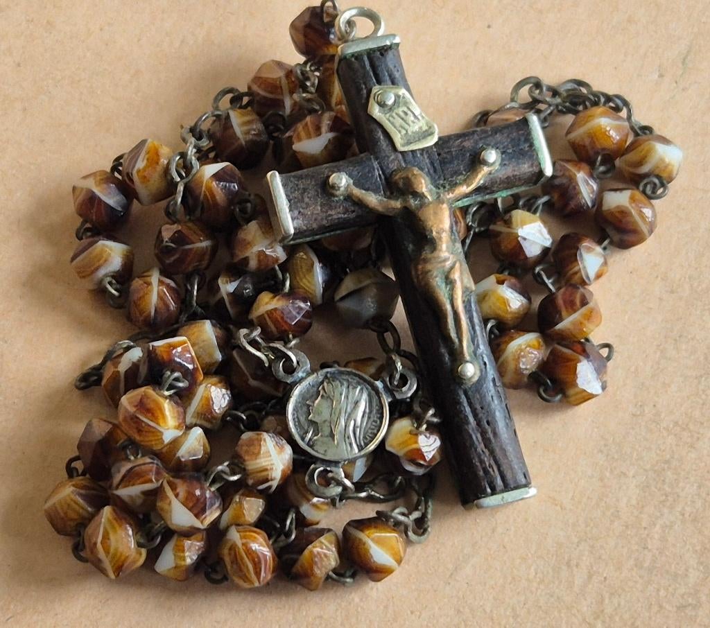 80-86 prachtige vintage bruine glas rozenkrans, Verzamelen, Ophalen of Verzenden, Zo goed als nieuw