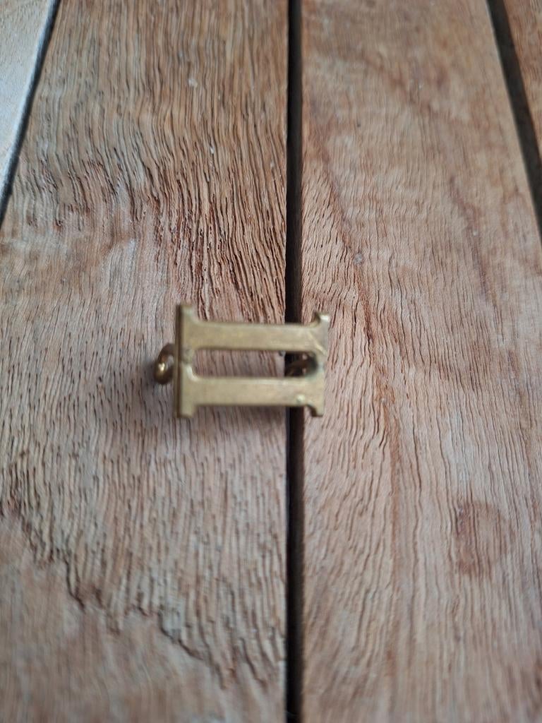 Veldmuts cijfer nederlands., Ophalen of Verzenden, Landmacht, Nederland, Embleem of Badge