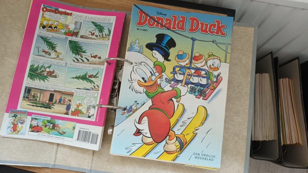 Dikke map  Donald Duck Weekbladen uit 2021!, Europa, Ophalen of Verzenden, Zo goed als nieuw, Meerdere comics