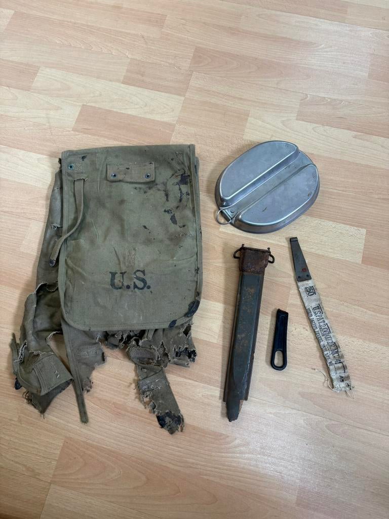 Lot ww2 us schuurvondsten bastogne, Verzamelen, Militaria | Tweede Wereldoorlog, Ophalen of Verzenden, Landmacht, Amerika, Overige typen