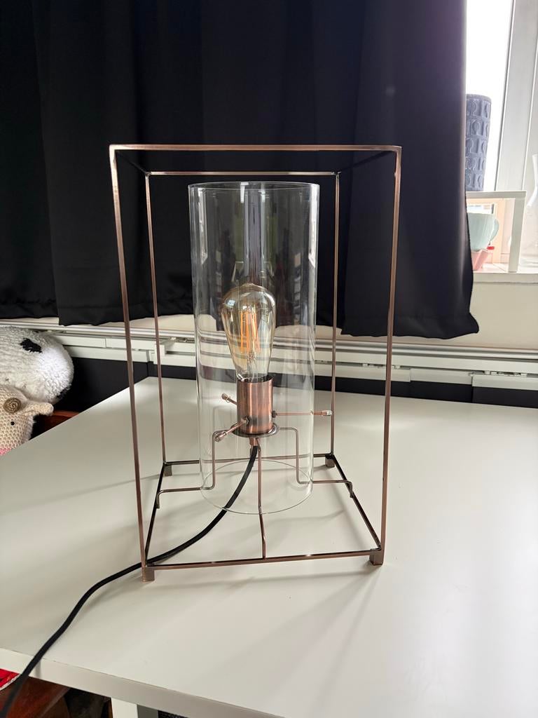 Industriële tafellamp met koperen frame en glazen cilinder, Ophalen, Zo goed als nieuw, Glas, 50 tot 75 cm