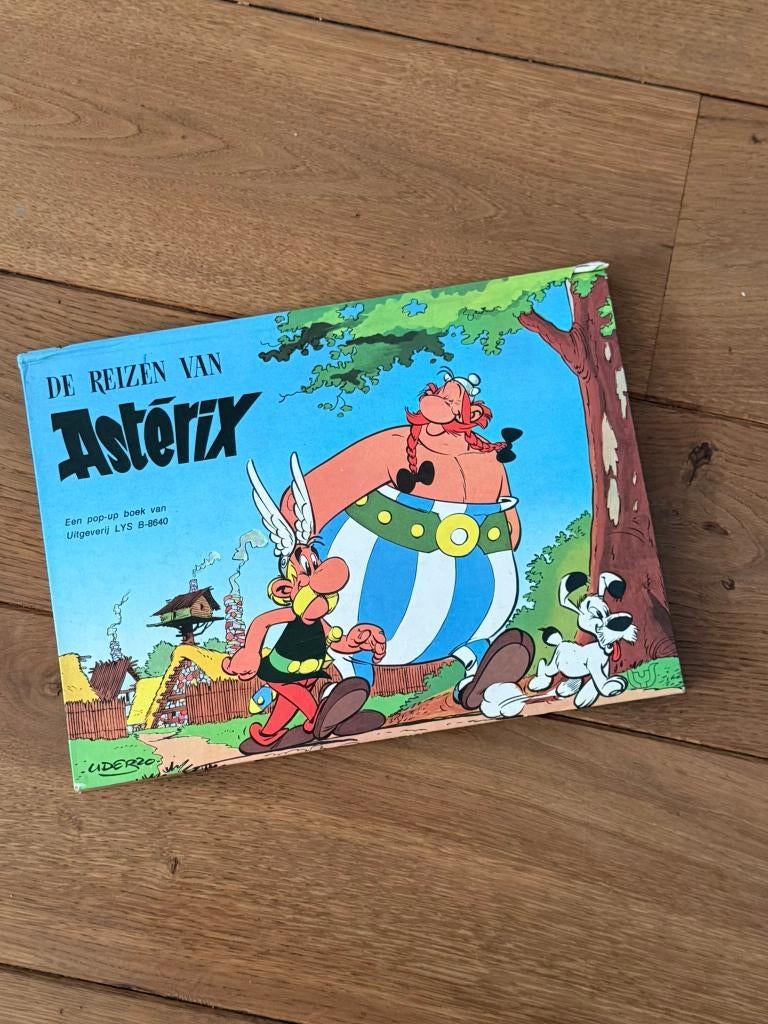 De reizen van Asterix 1974 Pop-up zeldzaam 1e uitgave!, Gelezen, Eén stripboek, Ophalen of Verzenden, Goscinny & Uderzo