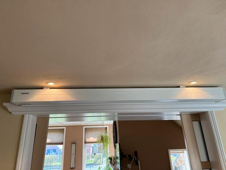 Elpro RF EL 138x180 MWM Elektrisch Projectiescherm, Audio, Tv en Foto, Projectieschermen, Gebruikt, Elektrisch, Ophalen