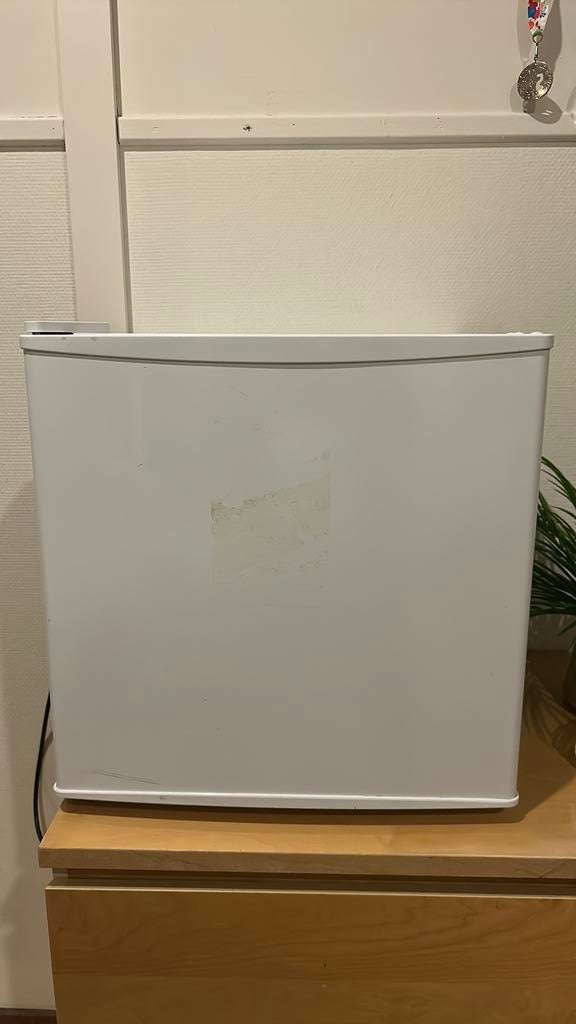 Bar koelkast, Minder dan 75 liter, Ophalen, Zo goed als nieuw, Zonder vriesvak