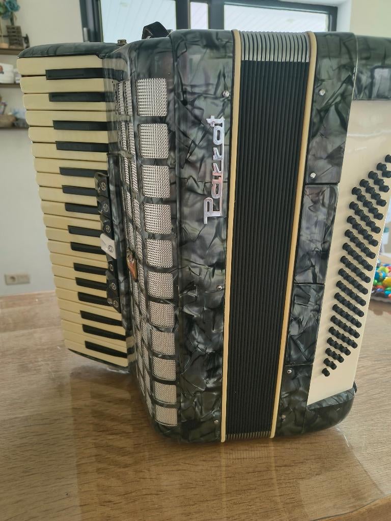Accordeon, Gebruikt, 80-bas, Toetsaccordeon, Met koffer