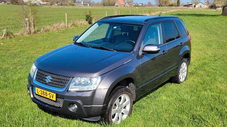 Grand Vitara 2.4 High Executive aut. New engine.Youngtimer, Auto's, Suzuki, Particulier, Grand Vitara, 4x4, ABS, Achteruitrijcamera