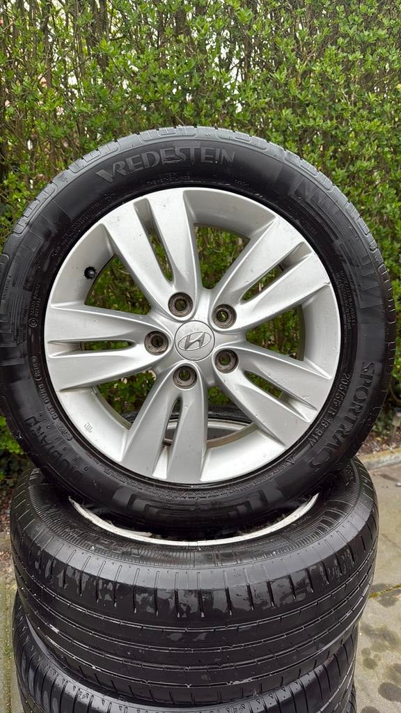 Set orginele Hyundai velgen met banden., Auto-onderdelen, Banden en Velgen, Ophalen, Gebruikt, 16 inch, Banden en Velgen