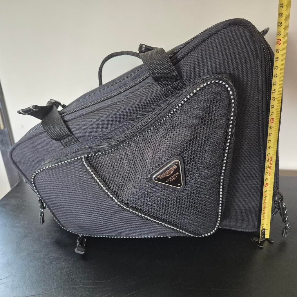 Triumph Thruxton motortassen, Motoren, Ophalen