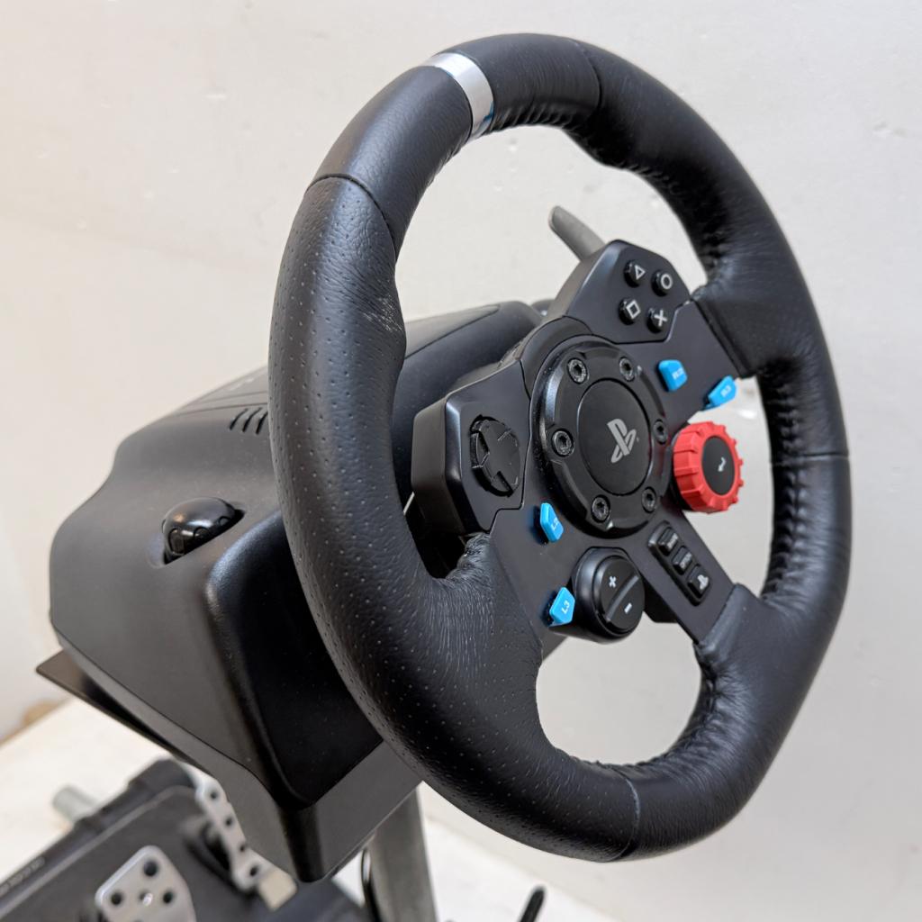Logitech G29 Driving Force Stuur en pedalen-set + standaard, Logitech, Gebruikt, Support@logitech.com, EPFL - Quartier de l'Innovation
Daniel Borel Innovation Center
1015 Lausanne
Switzerland