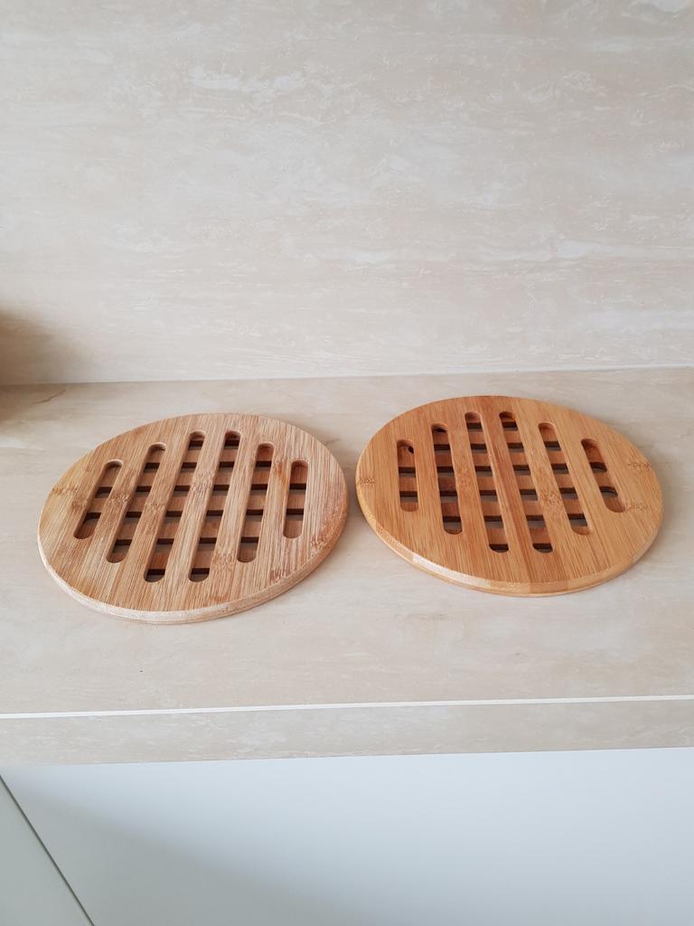 2 houten onderzetters, Huis en Inrichting, Ophalen of Verzenden, Zo goed als nieuw, Glas of Kopje