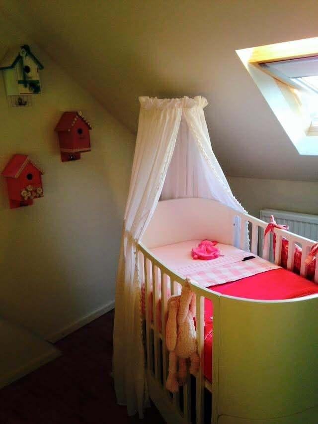 Leander babybedje ovaal wit, Ophalen, Gebruikt, Ledikant