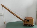 Vintage houten speelgoedkraan, Kinderen en Baby's, Speelgoed | Houten speelgoed, Ophalen of Verzenden, Gebruikt, Overige typen
