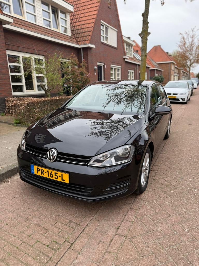 Volkswagen Golf 1.4 TSI 92KW 5D DSG automaat dec  2015 Zwart, Auto's, Volkswagen, 4 cilinders, Zwart, 1395 cc, Geïmporteerd