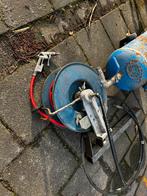 Gebruikte compressor met haspel en blaaspistool, Gebruikt, 6 tot 10 bar, Ophalen of Verzenden, Minder dan 200 liter/min