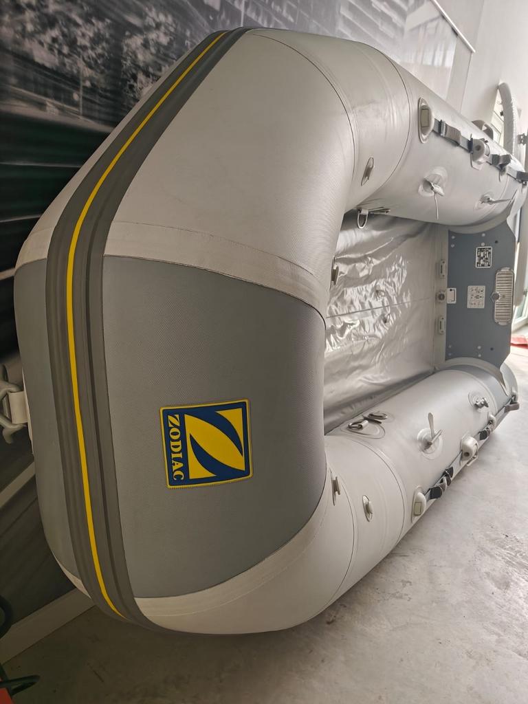 Zodiac Rubberboot 3.20m met 5pk Honda buitenboordmotor, Ophalen, Zo goed als nieuw, Twee personen, Overige typen