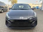 Hyundai I10 1.0 Exclusive Automaat (BOVAG/RIJKLAAR), Auto's, Hyundai, 12 maanden, Stof, Zwart, 899 kg