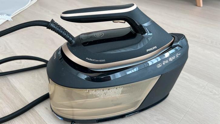 Philips PerfectCare 6000 Stoomgenerator, Witgoed en Apparatuur, Strijkijzers en Strijkplanken, Zo goed als nieuw, Strijkijzer met snoer