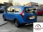 Dacia Lodgy 1.2 TCe Stepway CRUISE NAVI CAMERA PARK.SENS., Auto's, Dacia, Voorwielaandrijving, Stof, Gebruikt, Zwart