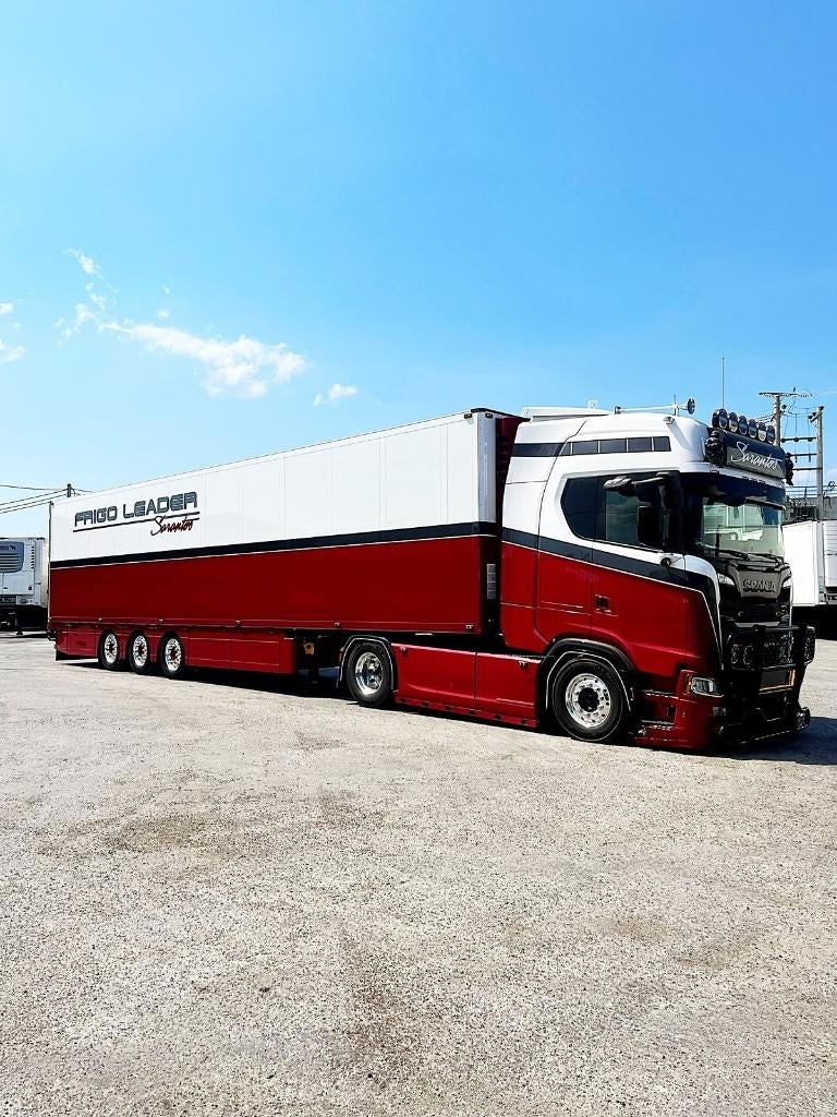 TEKNO SCANIA  NGS 4X2 MET 3 AS KOELOPLEGGER  SARANTOS, Hobby en Vrije tijd, Modelauto's | 1:50, Ophalen of Verzenden, Nieuw, Bus of Vrachtwagen