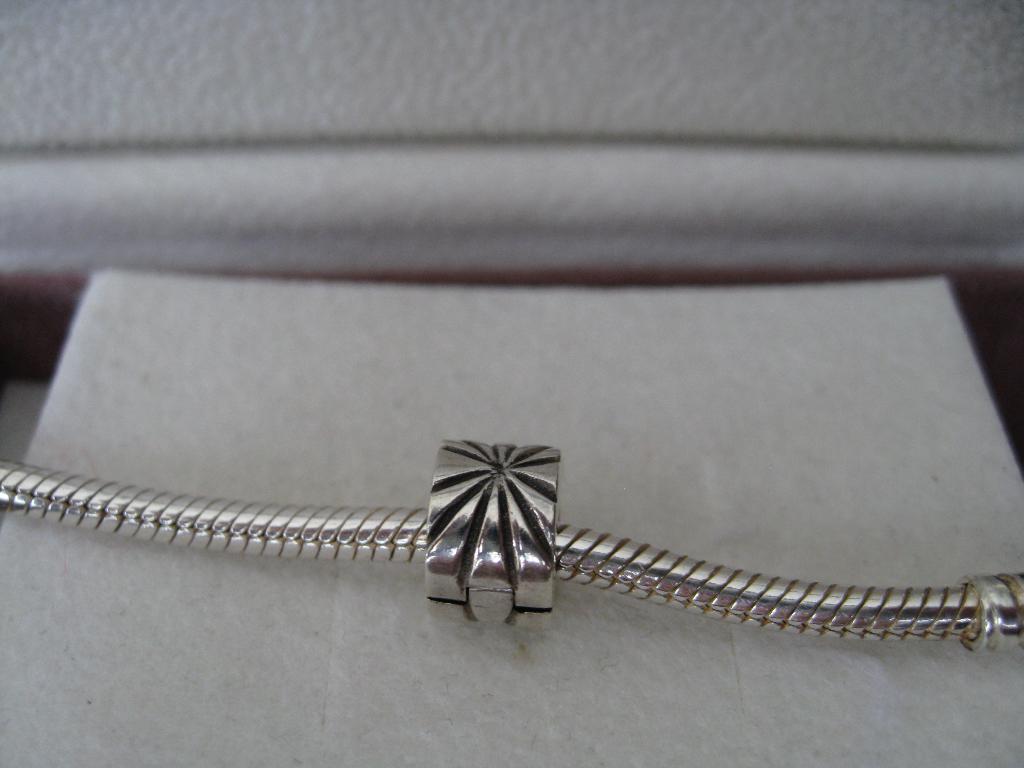Pandora Clip/stopper, Sieraden, Tassen en Uiterlijk, Bedels, Verzenden, Zo goed als nieuw, Zilver, Pandora